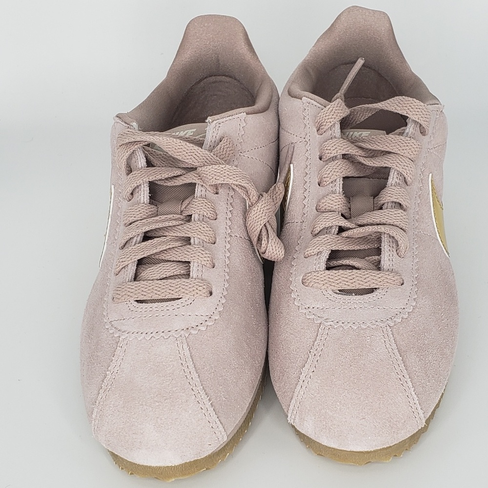 Nike Classic Cortez SE size 6.5